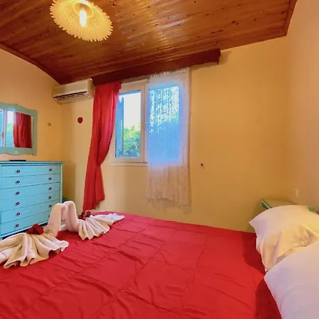 Elena Beach House Apartament